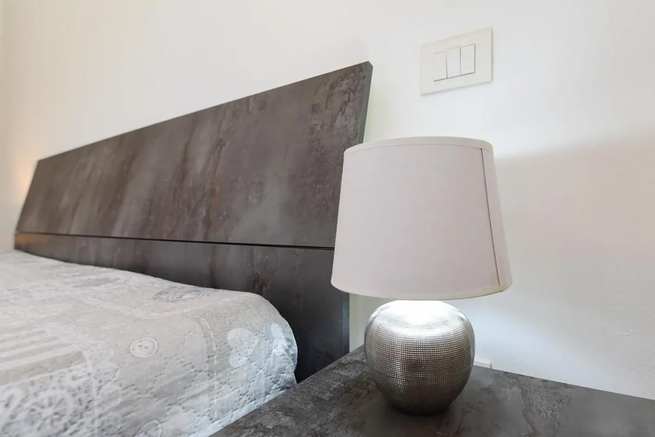 Volta Central Apartment By Quokka 360 - Minimal Flat In Cernobbio 0*,